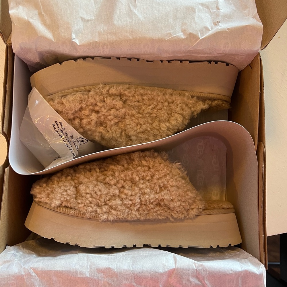 Ugg Maxi Curly Platform Slipper